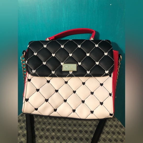 Vintage Luv Betsey by Betsey Johnson Purse 💋 - Picture 9 of 13